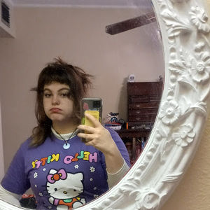 Meet your Posher, Adrianna